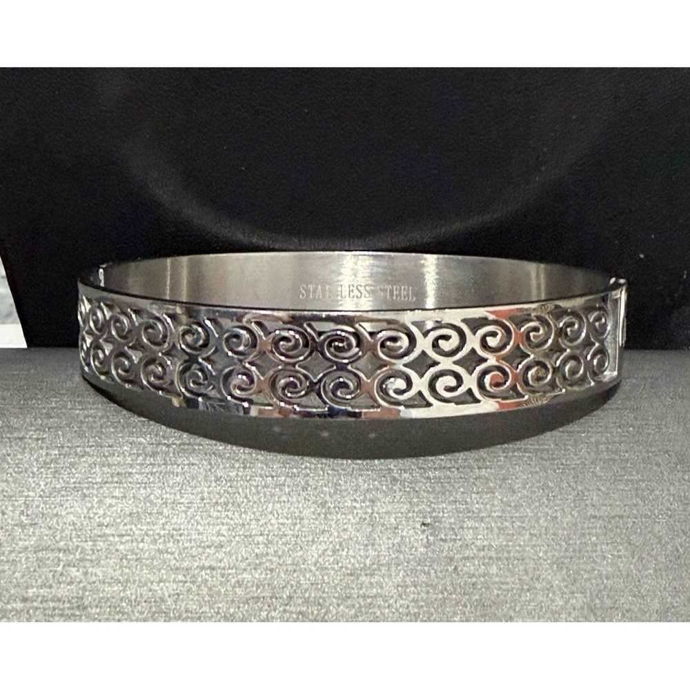 Stainless Steel Openwork Swirl Design Oval Bangle Bracelet 7"